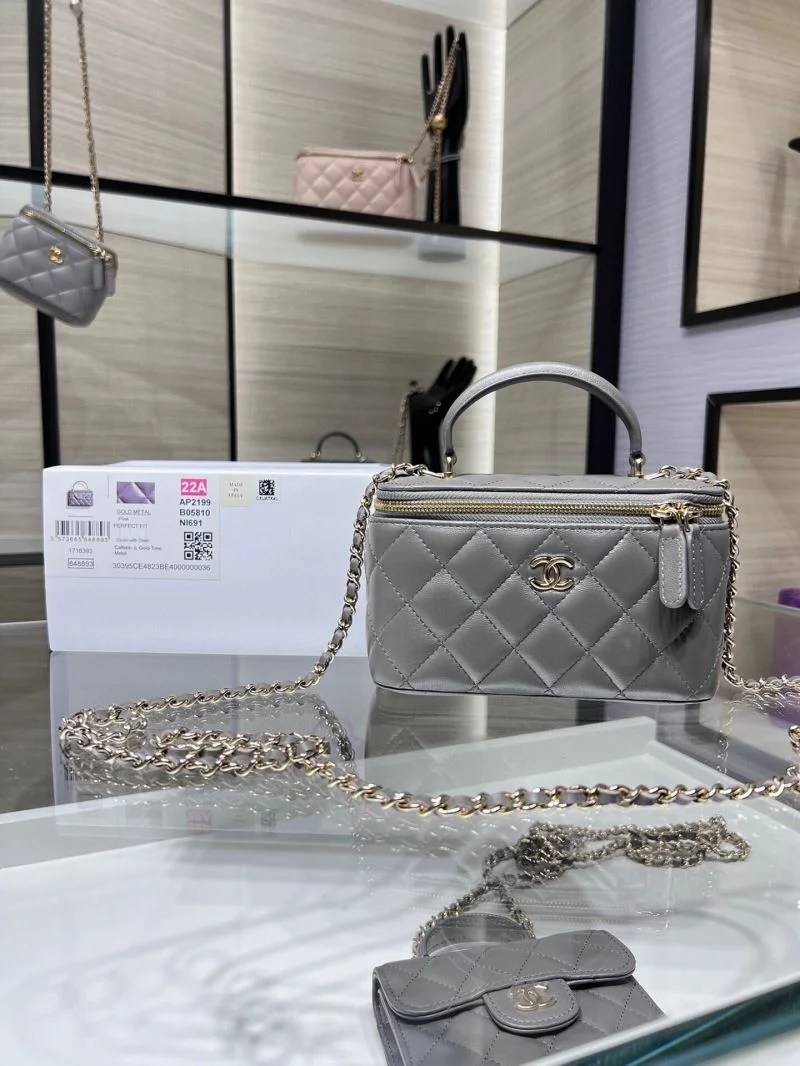Comfortable Chanel Cosmetic Bags 55040