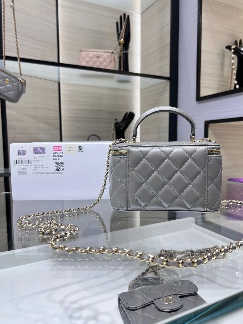 Comfortable Chanel Cosmetic Bags 55040