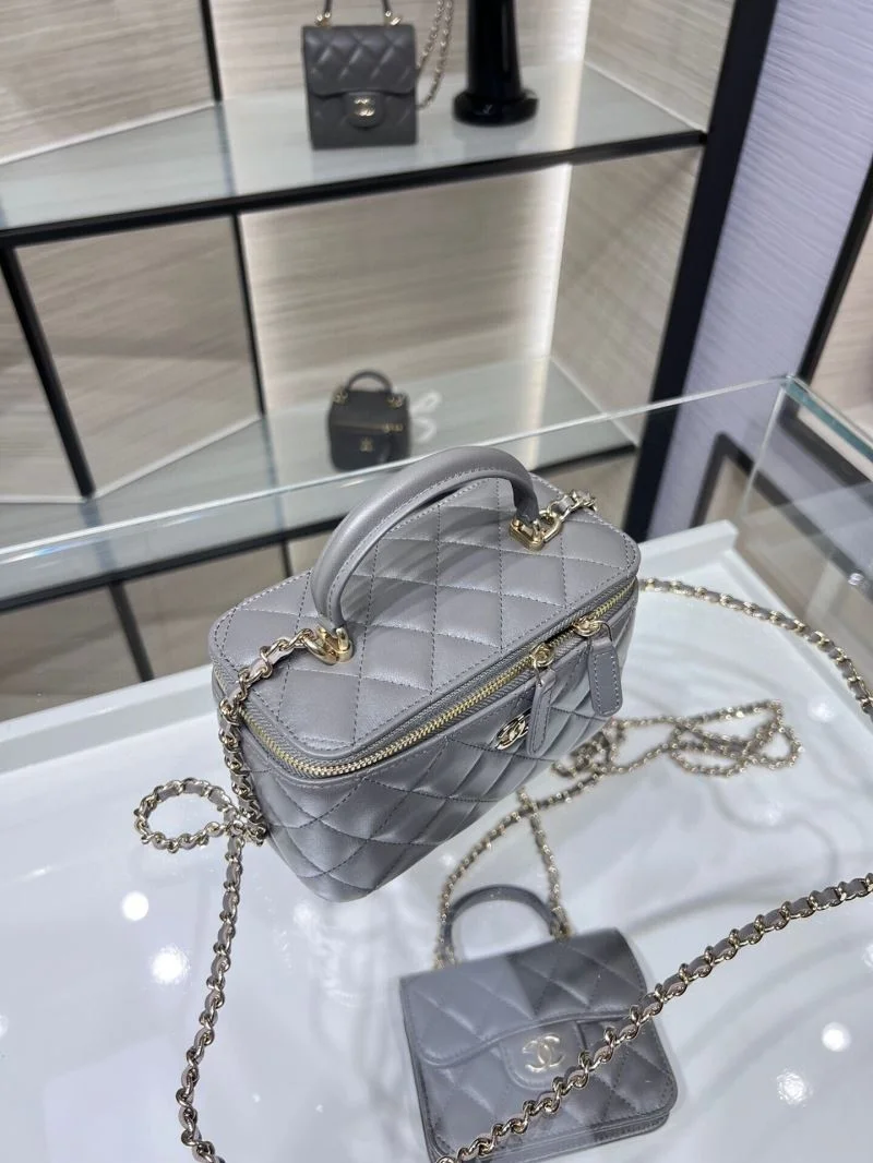Comfortable Chanel Cosmetic Bags 55040