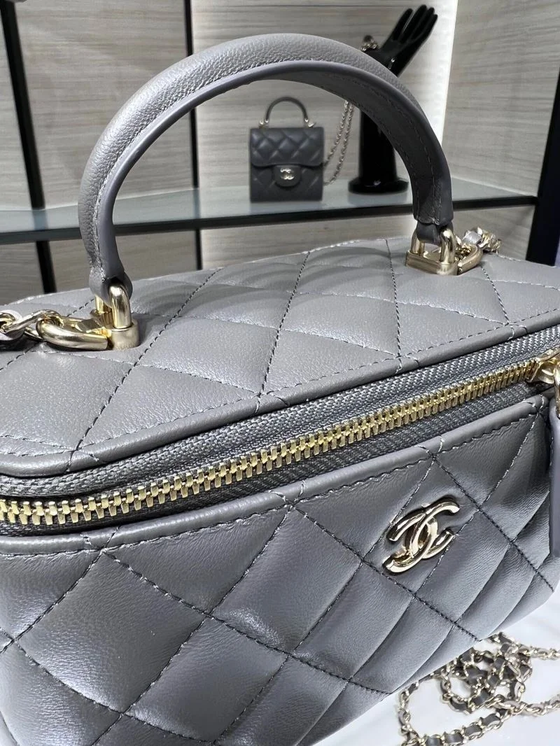 Comfortable Chanel Cosmetic Bags 55040