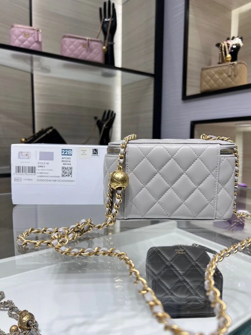 Chanel Cosmetic Bags Refined 55035
