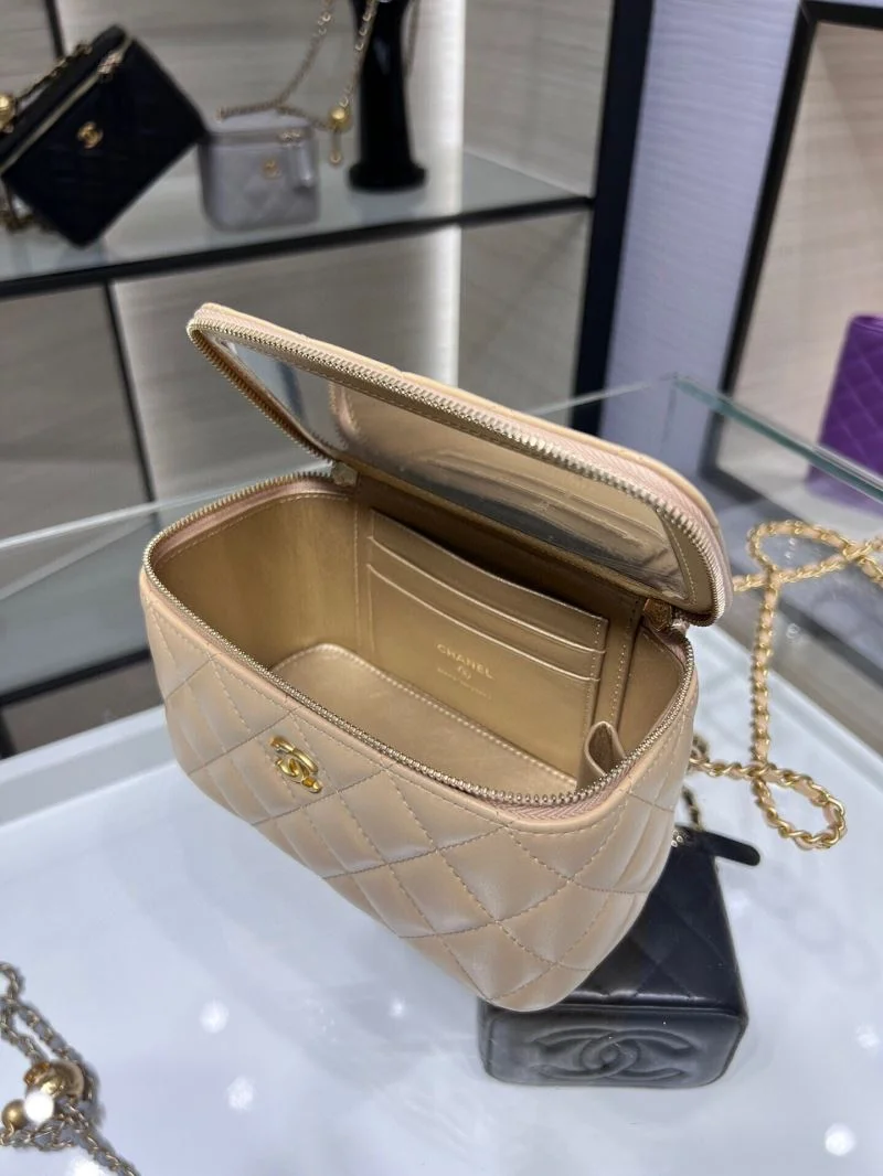 Chanel Cosmetic Bags Neat 55039