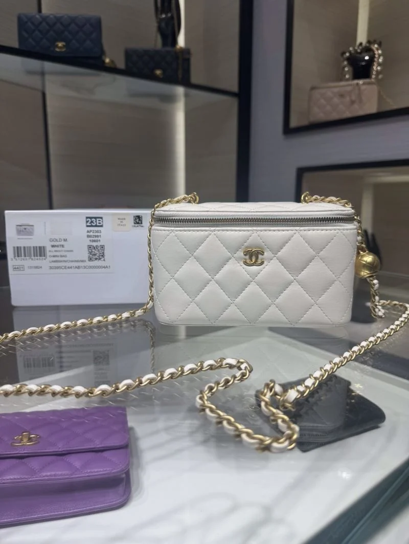Chanel Cosmetic Bags Premium 55029