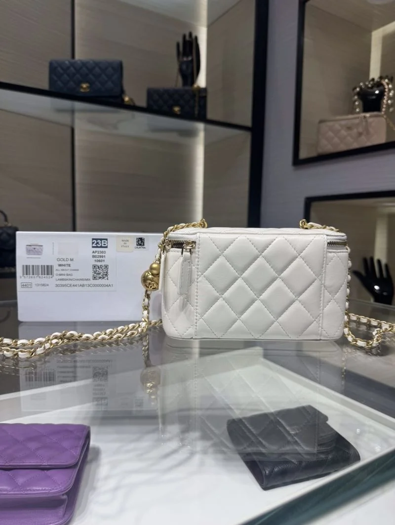 Chanel Cosmetic Bags Premium 55029