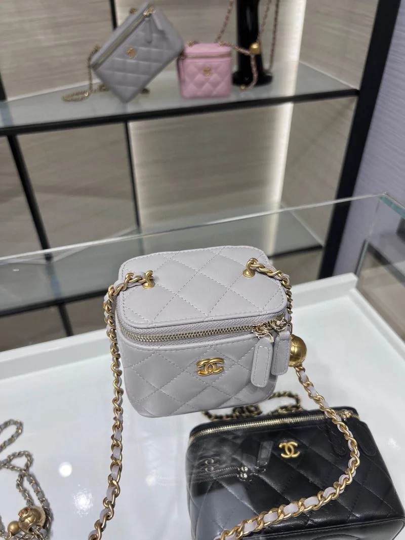 Efficient Chanel Cosmetic Bags 55034