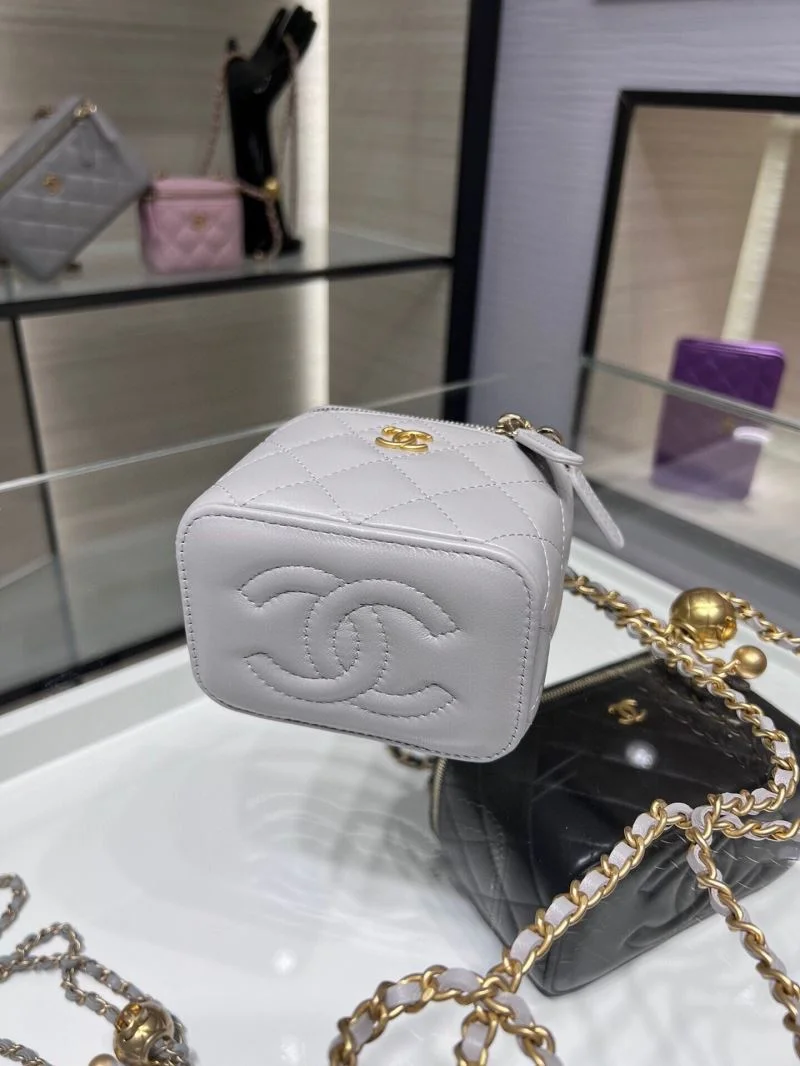 Efficient Chanel Cosmetic Bags 55034