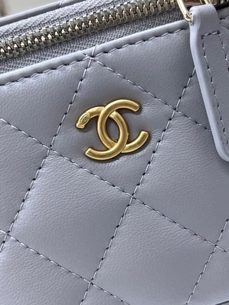 Efficient Chanel Cosmetic Bags 55034