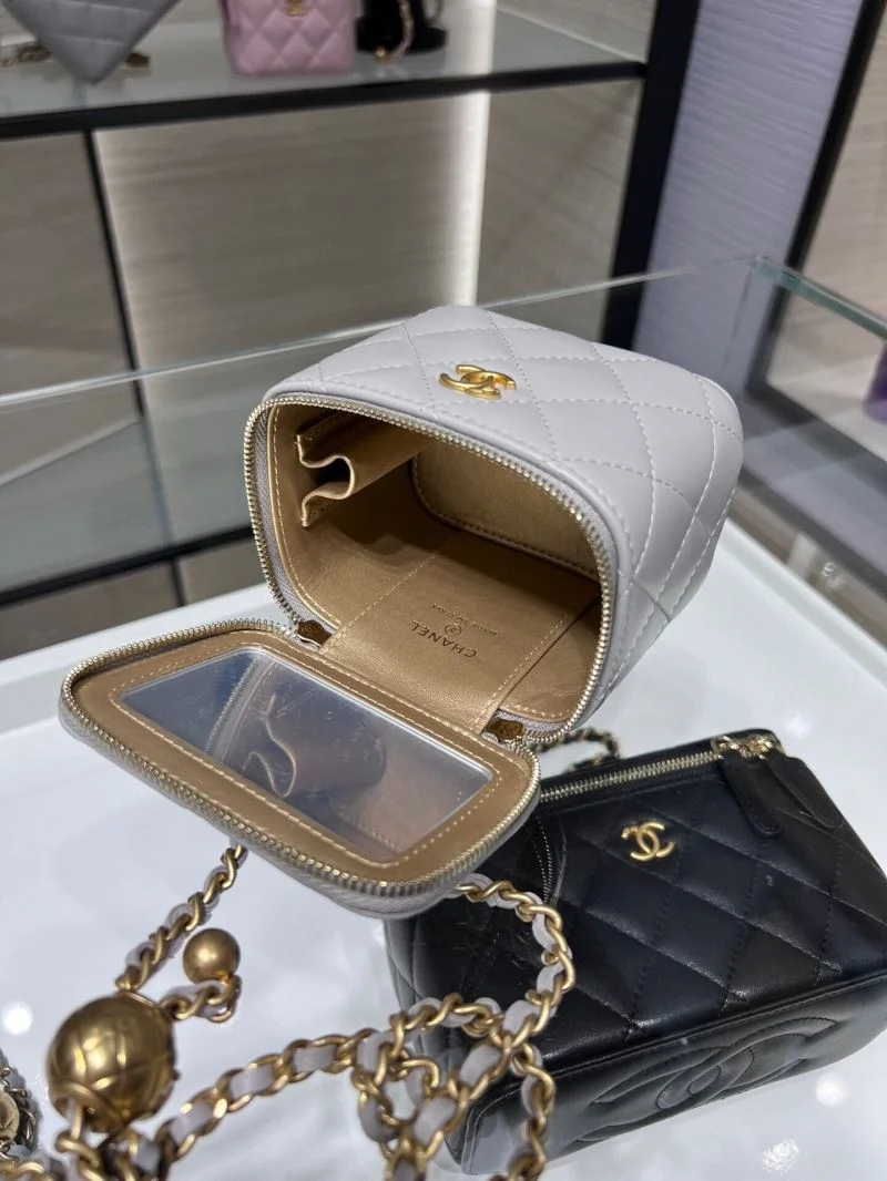 Efficient Chanel Cosmetic Bags 55034