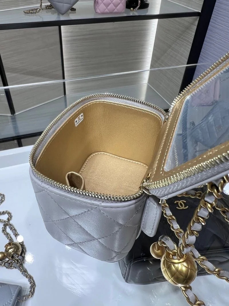 Efficient Chanel Cosmetic Bags 55034