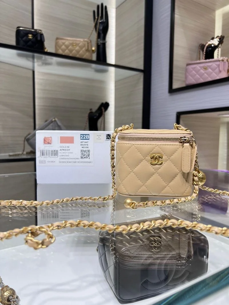 Chanel Cosmetic Bags FreshLook 55027