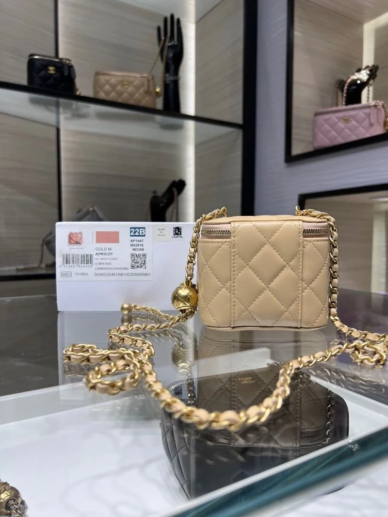 Chanel Cosmetic Bags FreshLook 55027