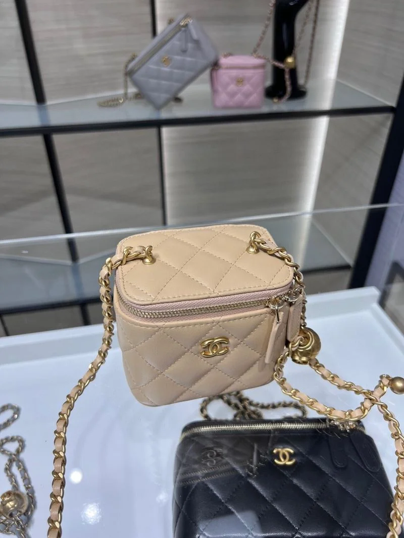 Chanel Cosmetic Bags FreshLook 55027
