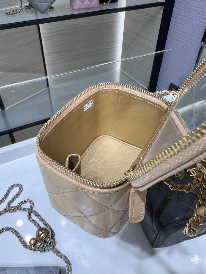 Chanel Cosmetic Bags FreshLook 55027