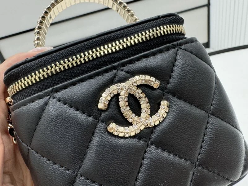 Chanel Cosmetic Bags FreshLook 55038