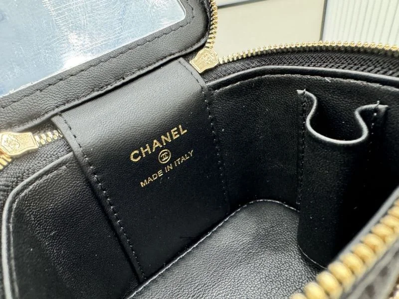 Chanel Cosmetic Bags FreshLook 55038