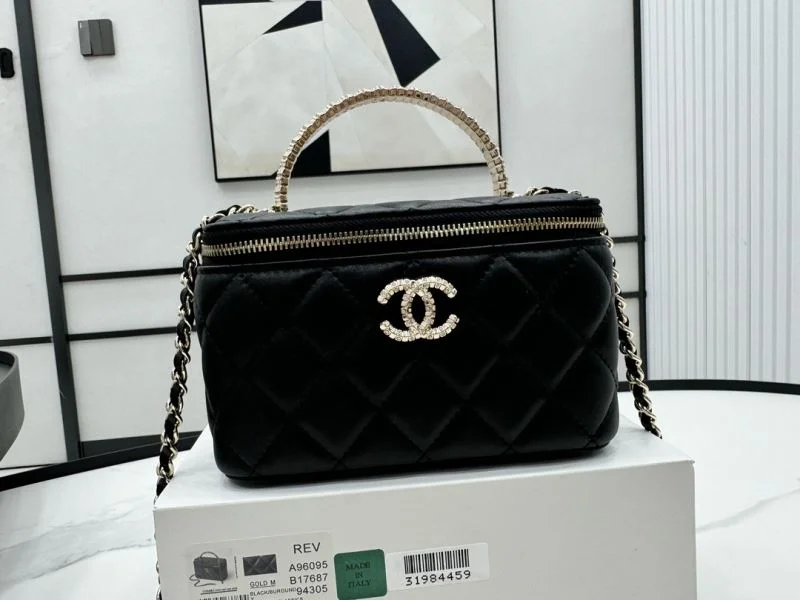 Chanel Cosmetic Bags Modern 55016