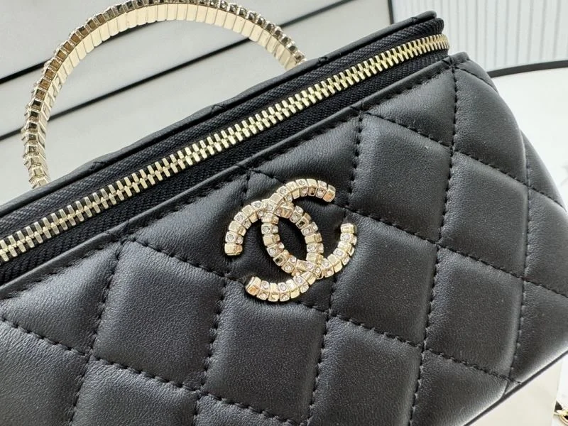 Chanel Cosmetic Bags Modern 55016