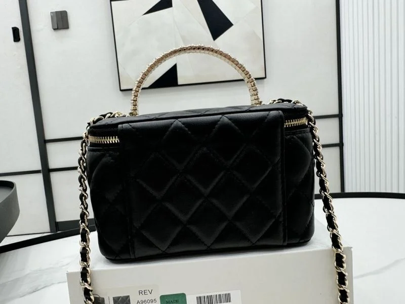Chanel Cosmetic Bags Modern 55016