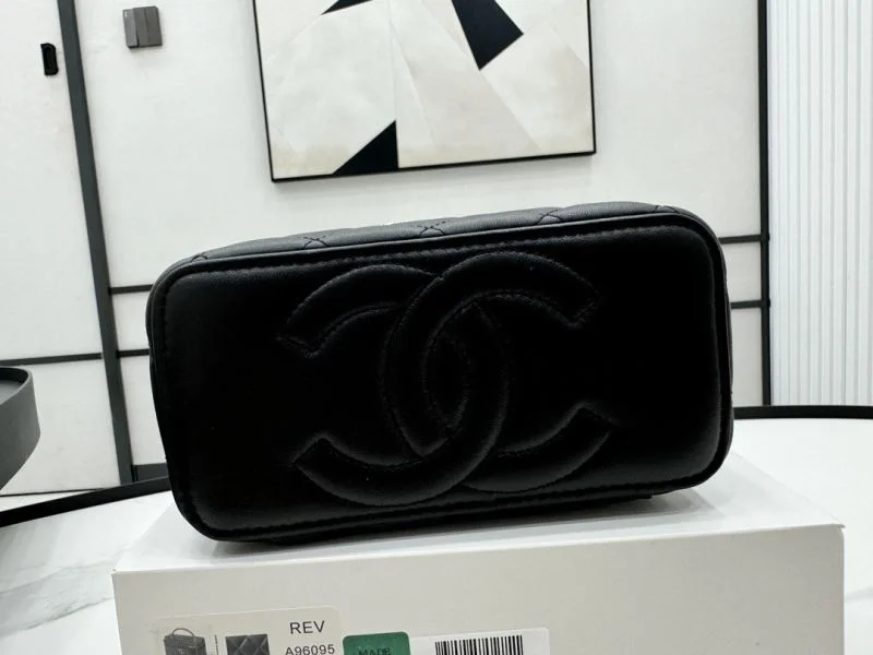 Chanel Cosmetic Bags Modern 55016
