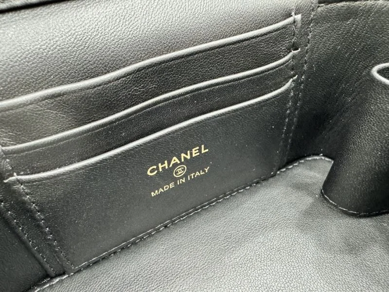 Chanel Cosmetic Bags Modern 55016