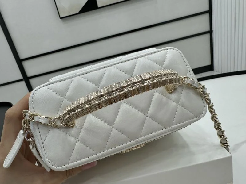 Sleek Chanel Cosmetic Bags 55020