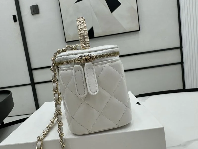 Sleek Chanel Cosmetic Bags 55020