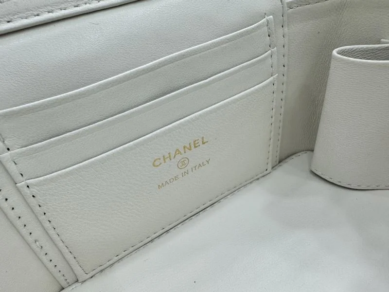 Sleek Chanel Cosmetic Bags 55020