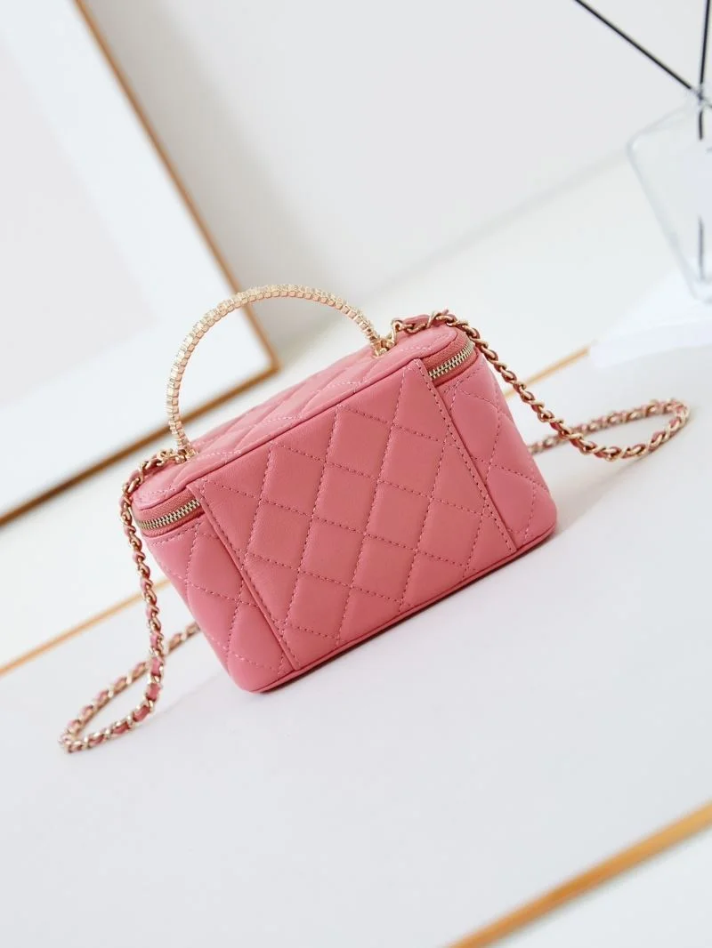 Comfortable Chanel Cosmetic Bags 55015