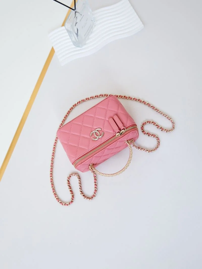 Comfortable Chanel Cosmetic Bags 55015