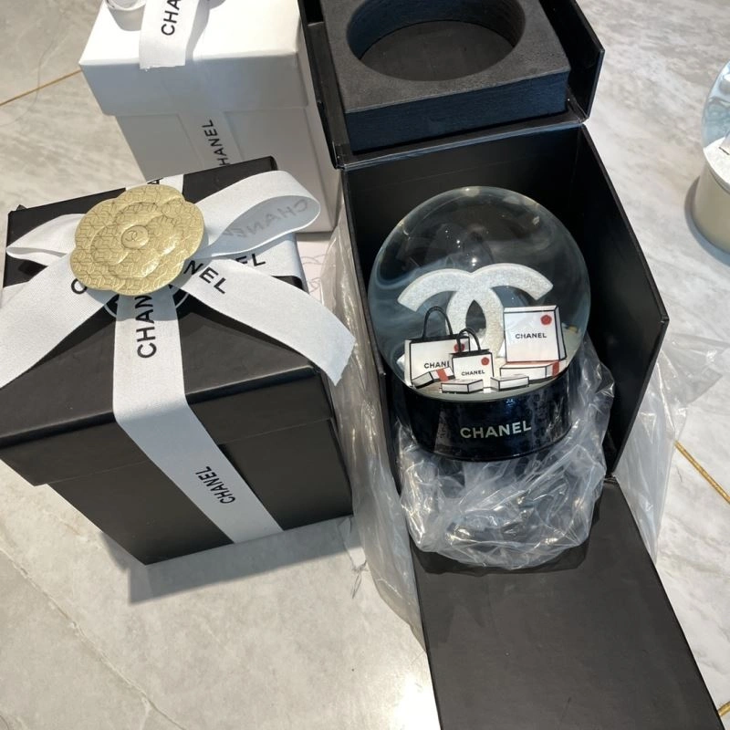 Youthful Chanel Crystal Balls 262731