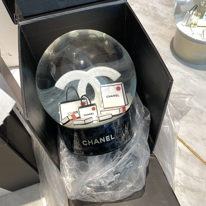 Youthful Chanel Crystal Balls 262731