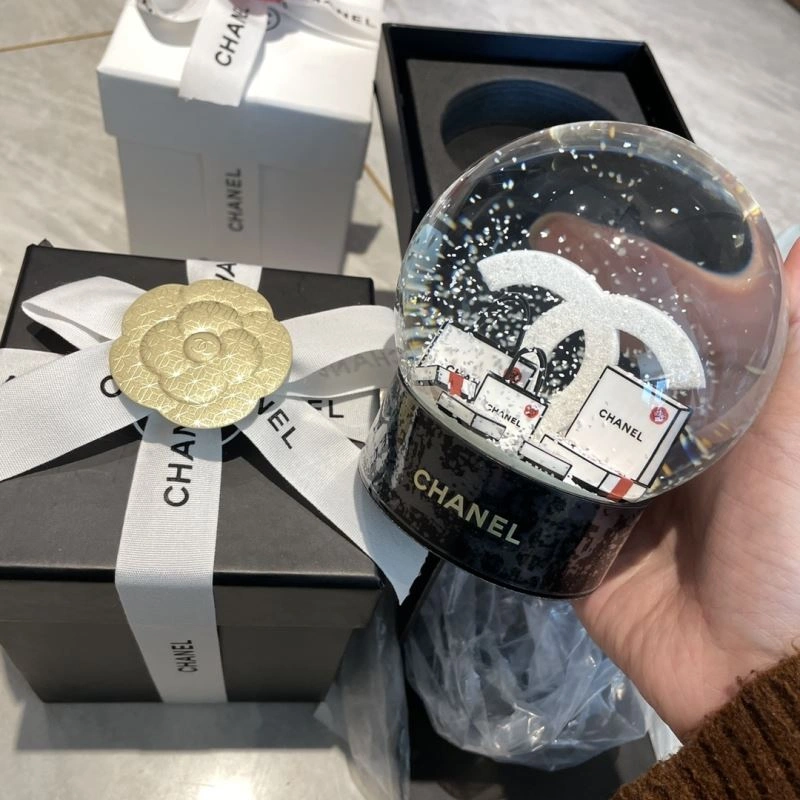 Youthful Chanel Crystal Balls 262731