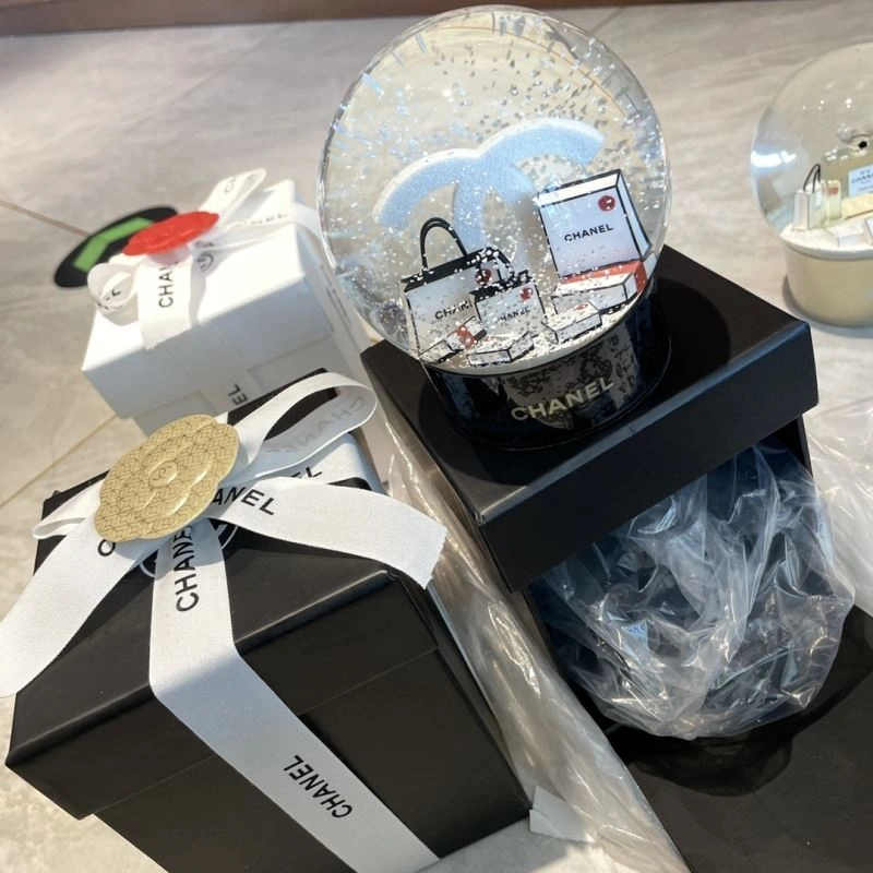 Youthful Chanel Crystal Balls 262731