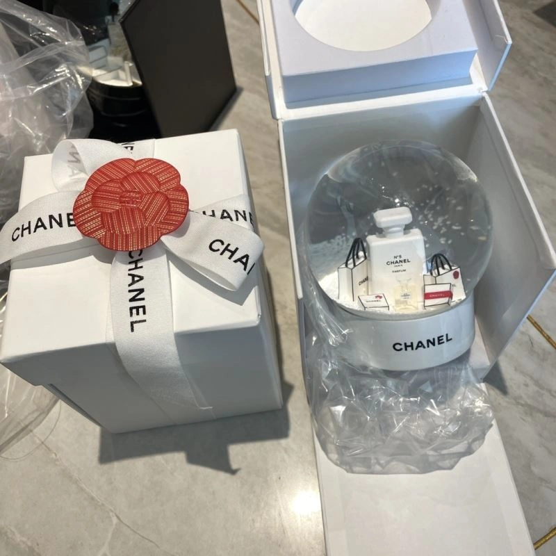 Chanel Crystal Balls Effortless 262722