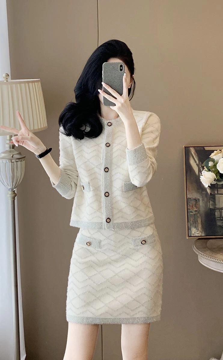 Youthful Chanel Dress Suits 111447