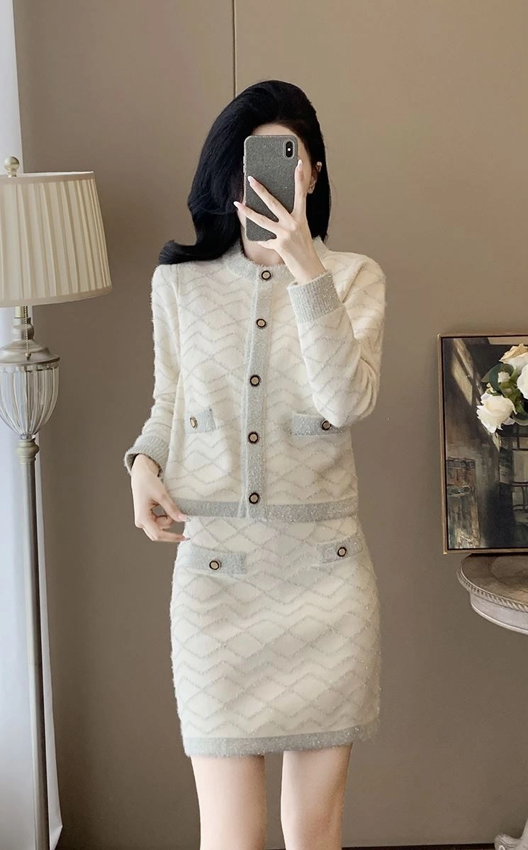 Youthful Chanel Dress Suits 111447