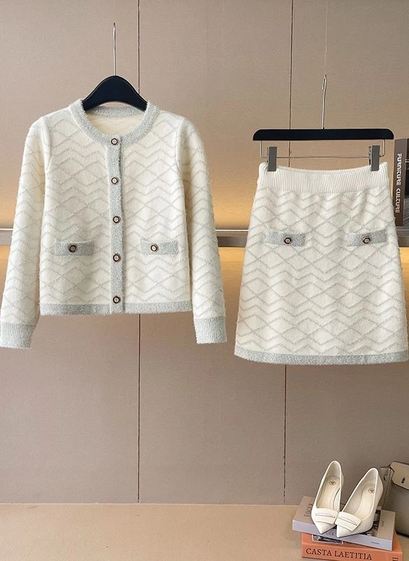 Youthful Chanel Dress Suits 111447