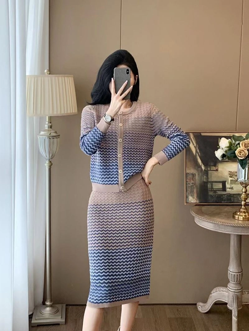 Fashionable Chanel Dress Suits 111427
