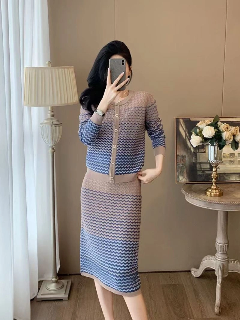 Fashionable Chanel Dress Suits 111427