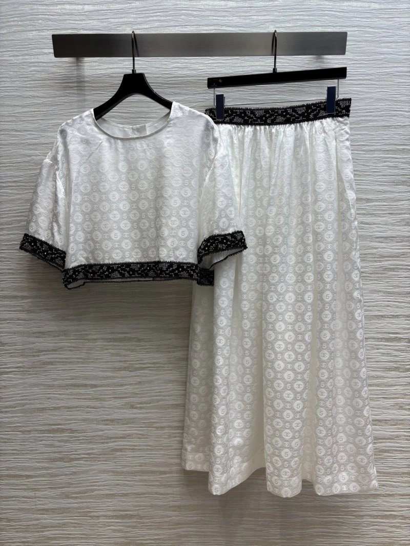 Vibrant Chanel Dress Suits 109034