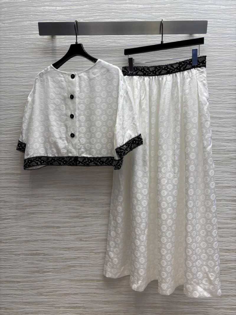 Vibrant Chanel Dress Suits 109034