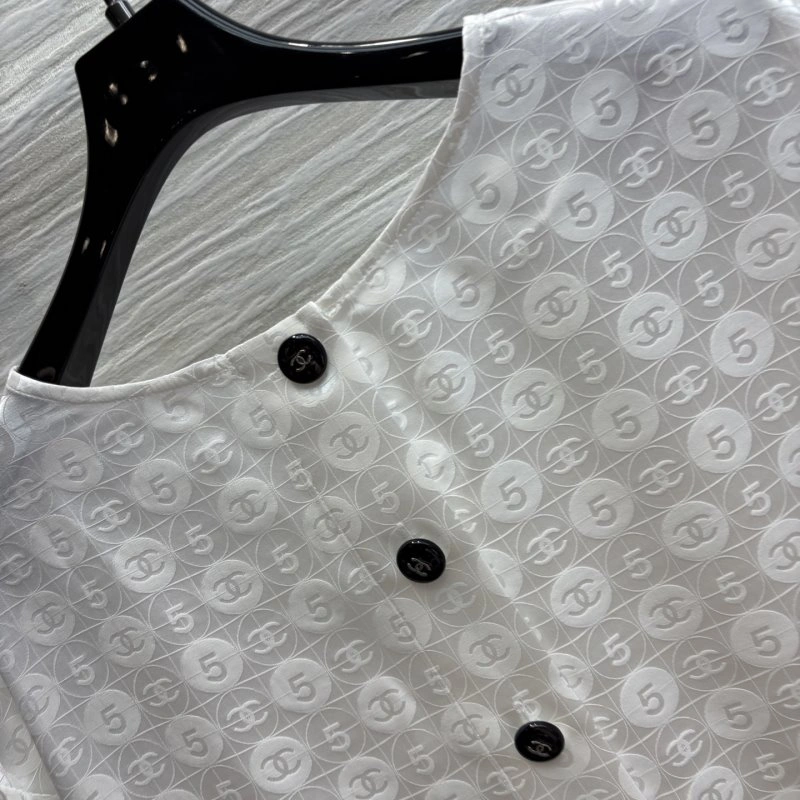 Vibrant Chanel Dress Suits 109034