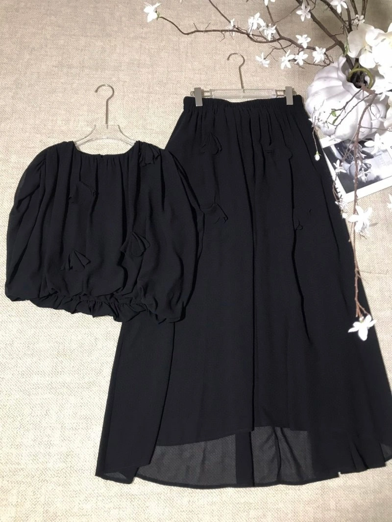 Refined Chanel Dress Suits 109024