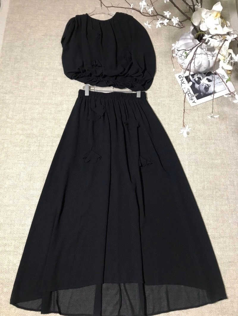 Refined Chanel Dress Suits 109024