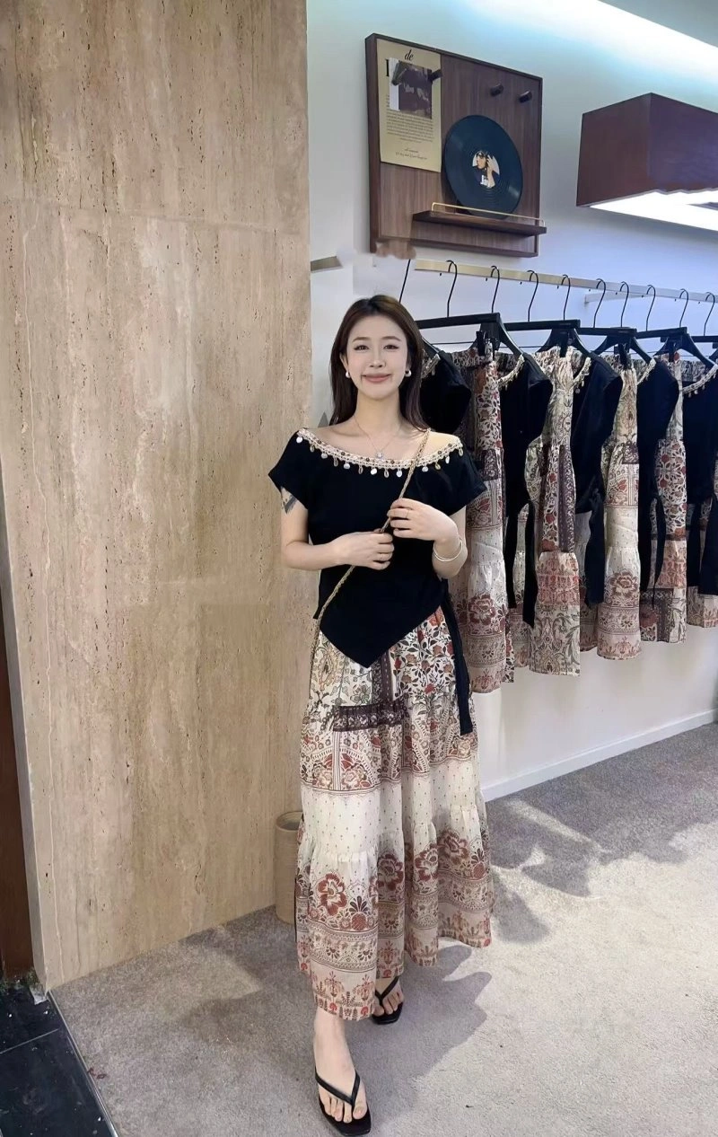 EyeCatching Chanel Dress Suits 109029