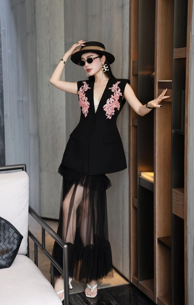 Bright Chanel Dress Suits 109033