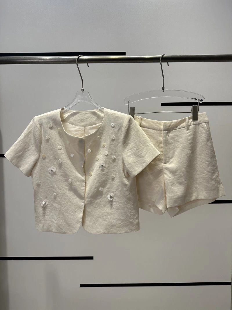 Seasonal Chanel Dress Suits 109009