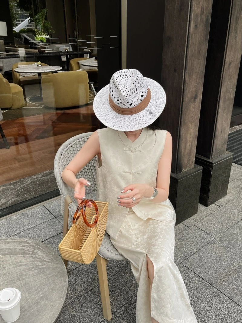Comfortable Chanel Dress Suits 109001