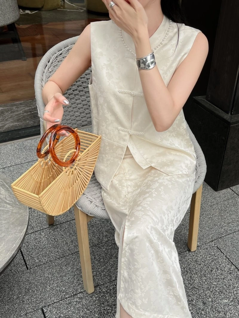 Comfortable Chanel Dress Suits 109001