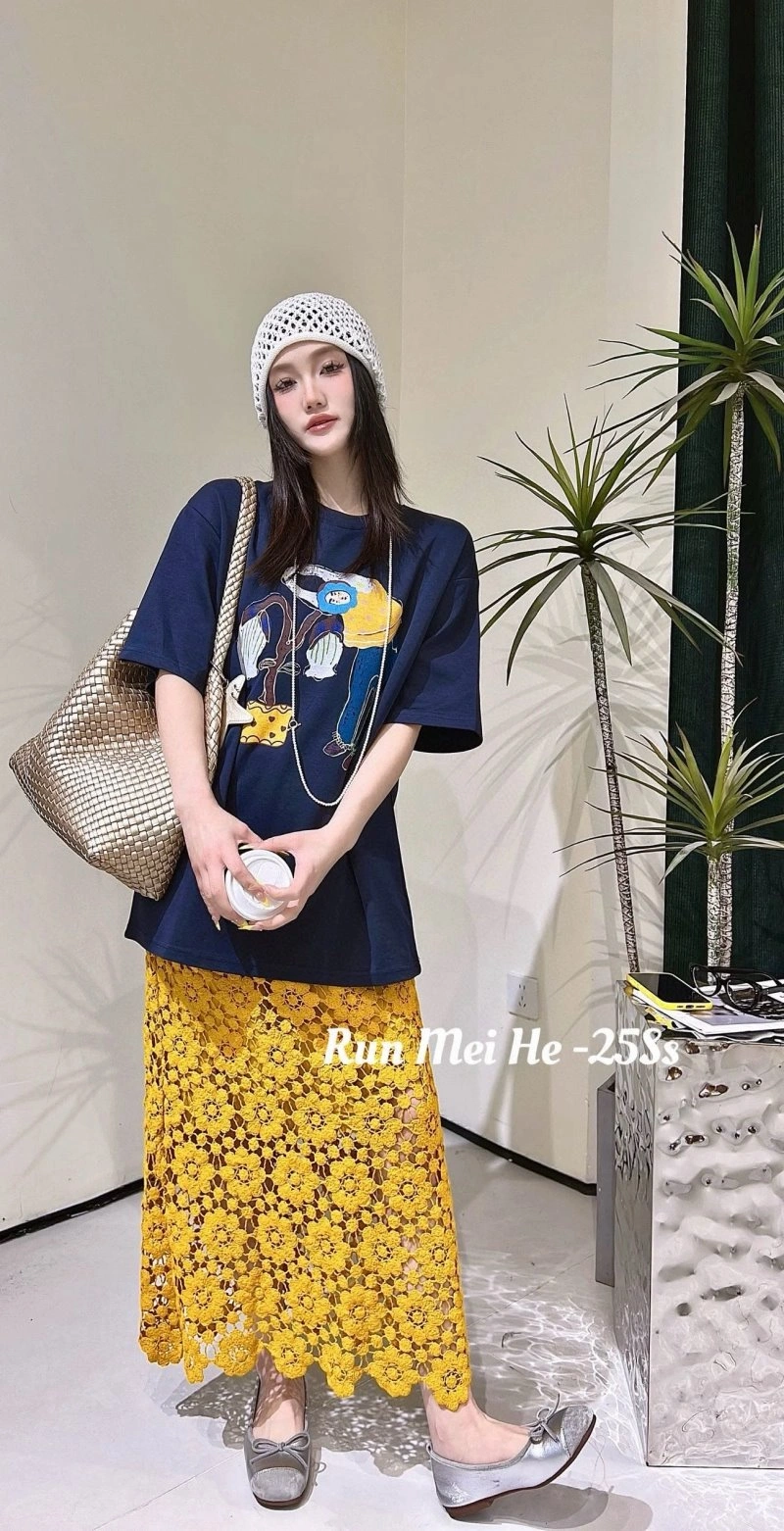 Trendsetting Chanel Dress Suits 108998